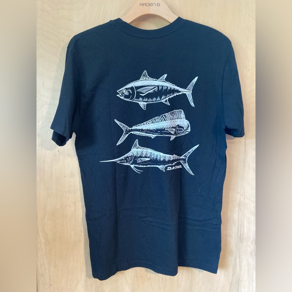 Black Dakine Tee w/ Fish Graphic